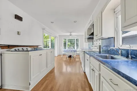 114 Campbell Street New Hyde Park NY 11040