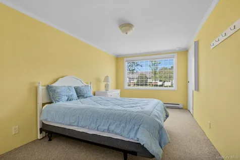 114 Campbell Street New Hyde Park NY 11040