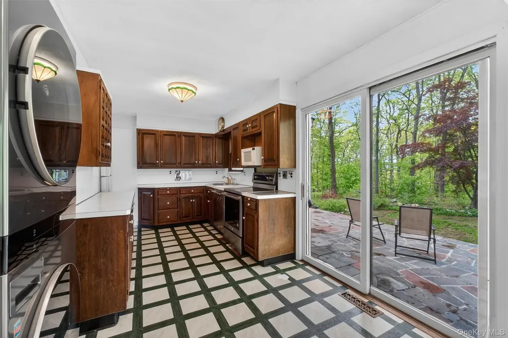 20 Cricket Lane Mahopac NY 10541