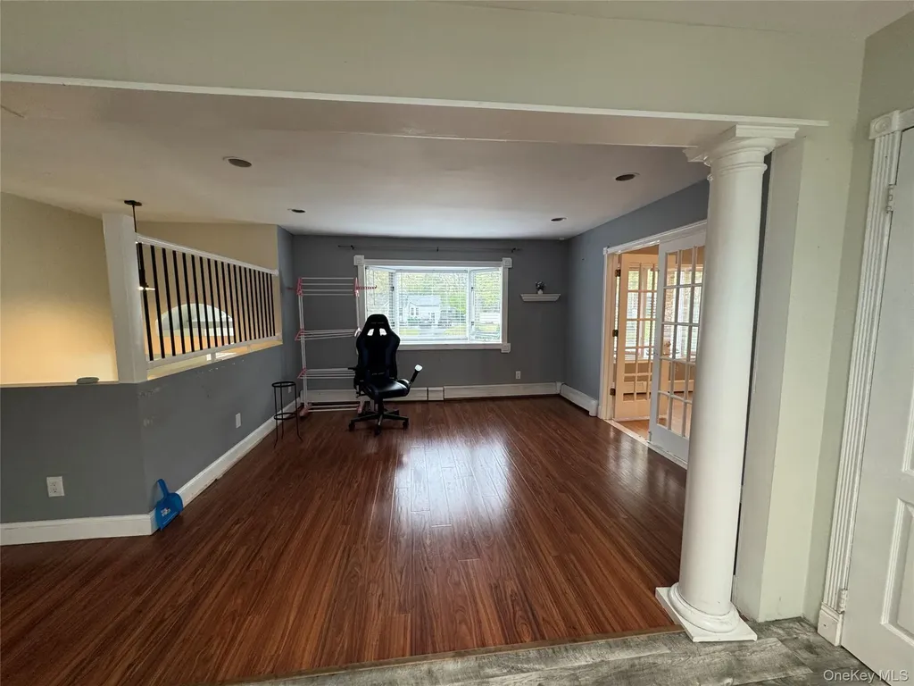 11 Oak Place Selden NY 11784