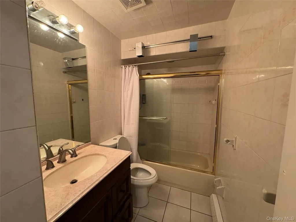 11 Oak Place Selden NY 11784