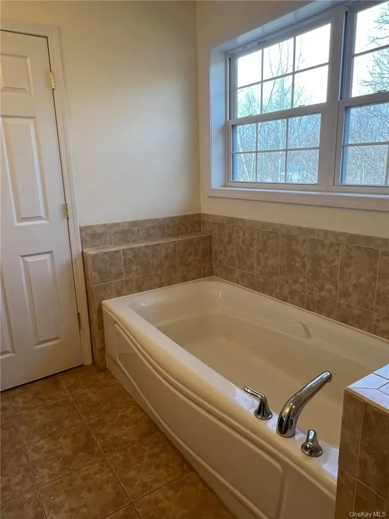 8 Seeley Bull Street Monroe NY 10950