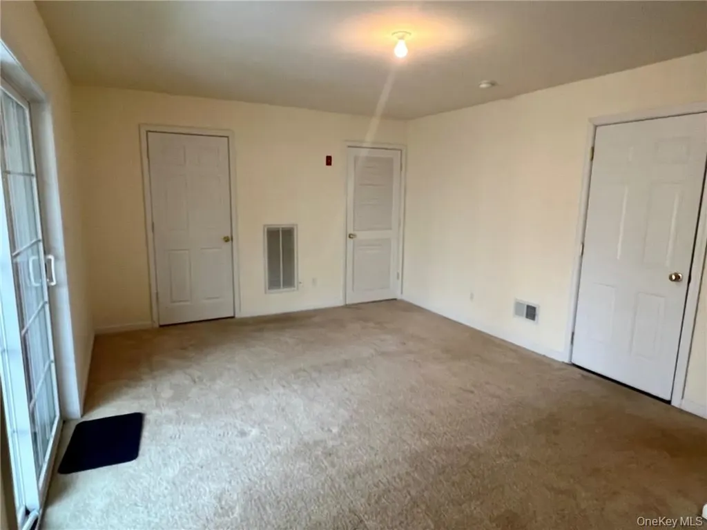 8 Seeley Bull Street Monroe NY 10950