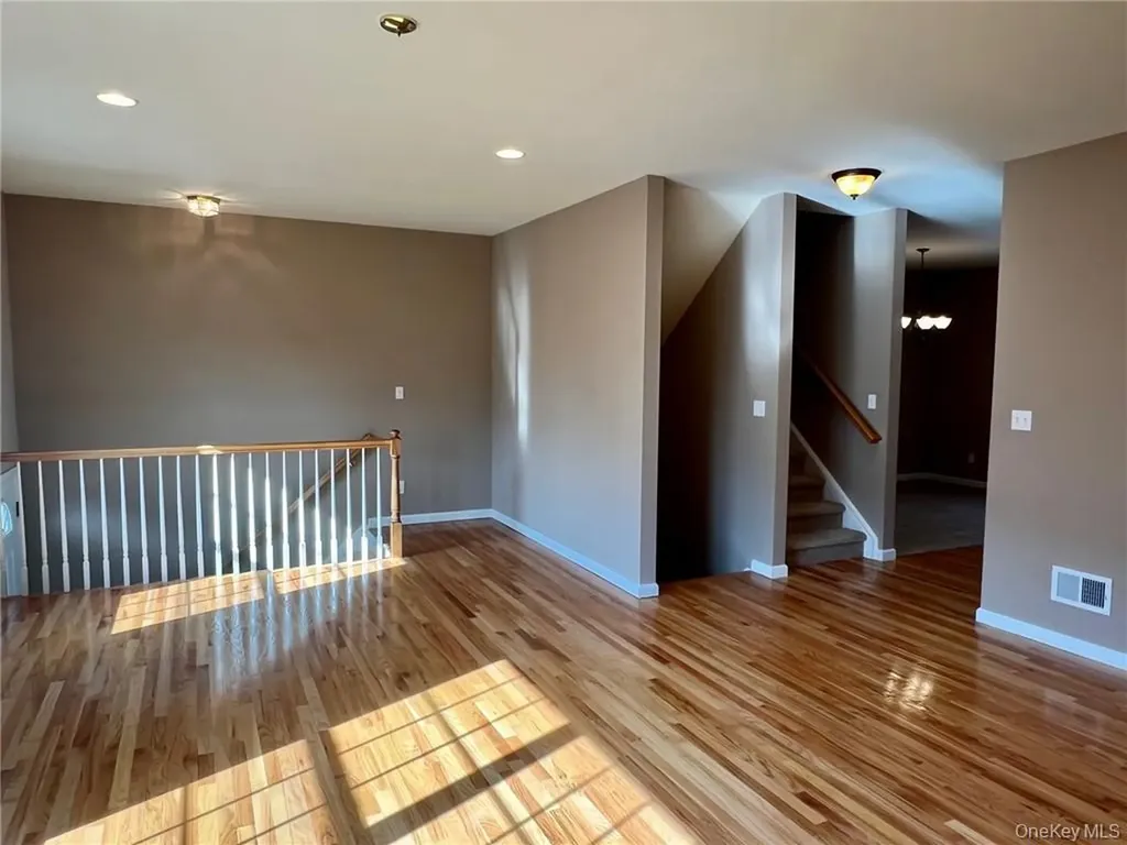 8 Seeley Bull Street Monroe NY 10950