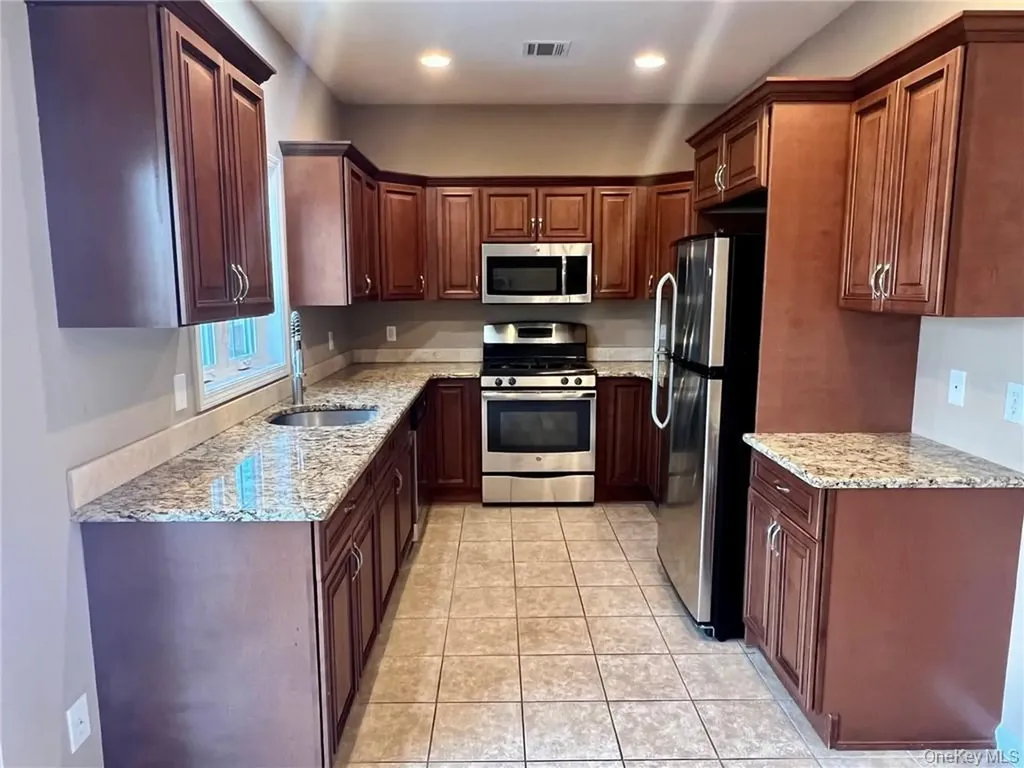 8 Seeley Bull Street Monroe NY 10950