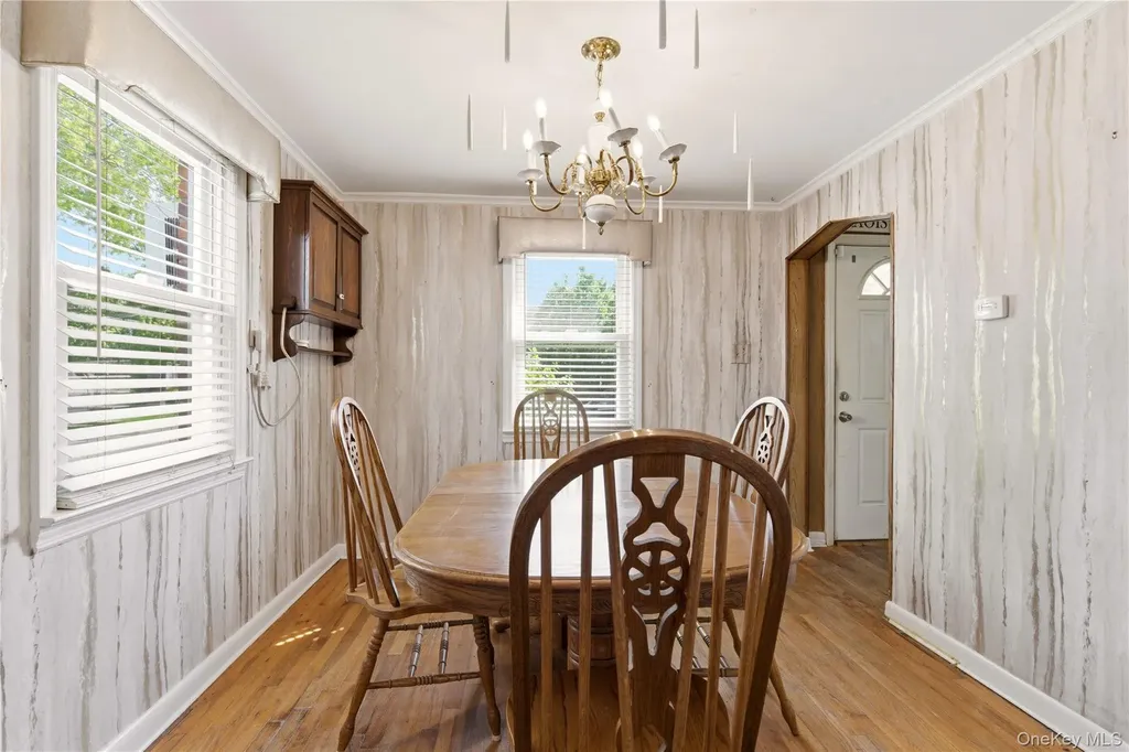 325 White Road Mineola NY 11501