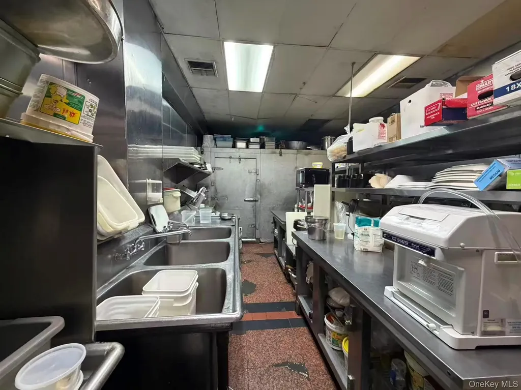 4318 Main Street Flushing NY 11355