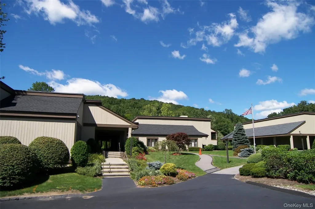 670 Heritage Hills Somers NY 10589
