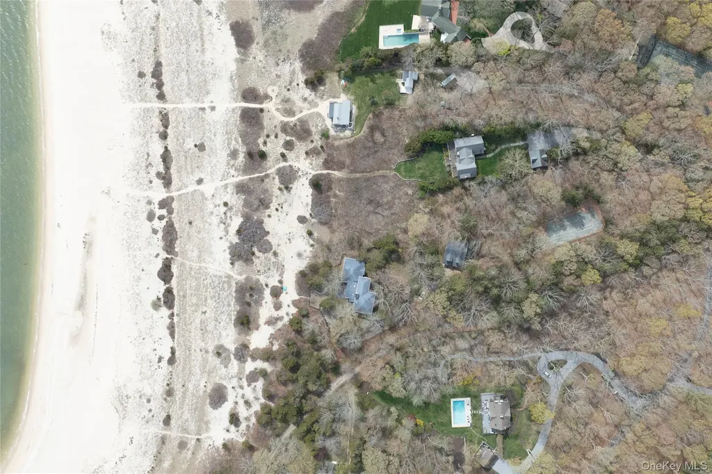 1480 Old Wood Path Southold NY 11971