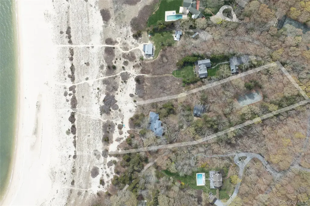 1480 Old Wood Path Southold NY 11971