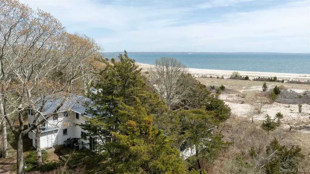 1480 Old Wood Path Southold NY 11971