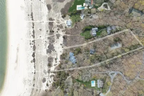 1480 Old Wood Path Southold NY 11971