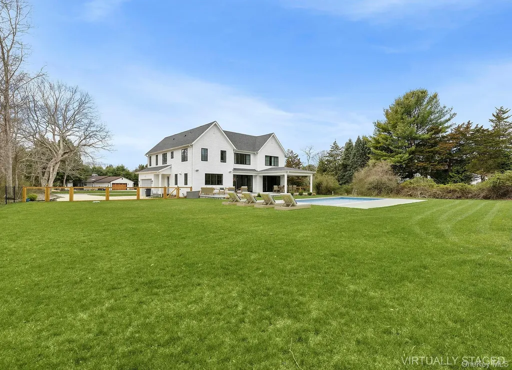 8 Sweetgrass Road Westhampton NY 11977