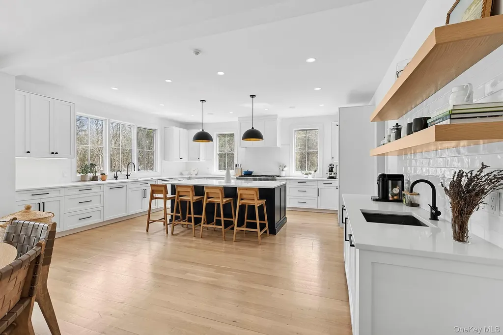 8 Sweetgrass Road Westhampton NY 11977