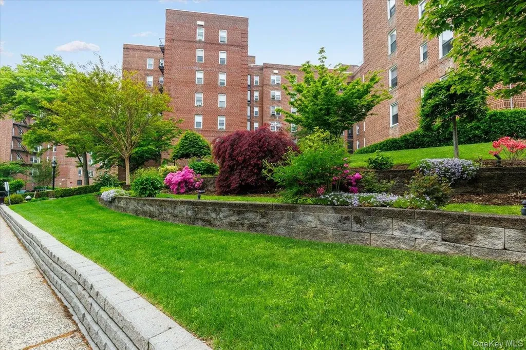 5645 Netherland Avenue Bronx NY 10471