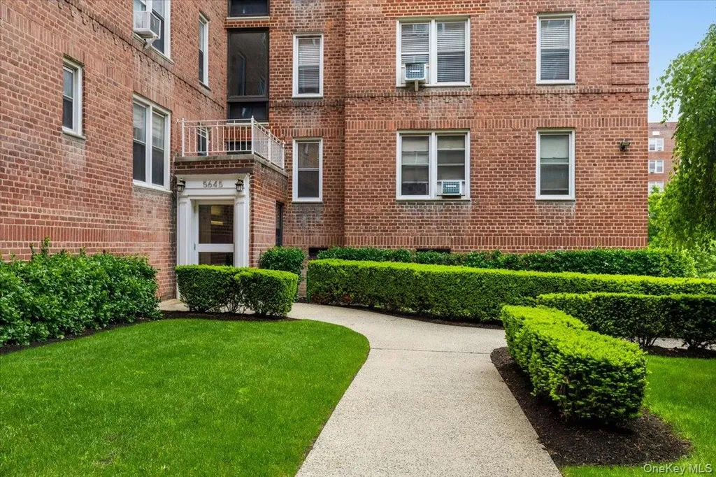 5645 Netherland Avenue Bronx NY 10471