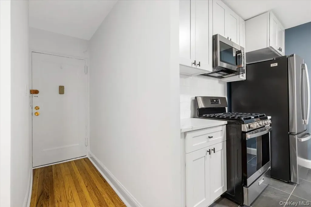 5645 Netherland Avenue Bronx NY 10471