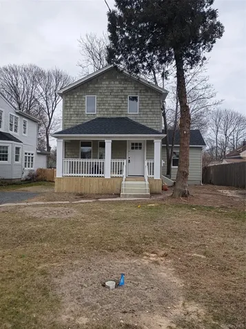 9 Cleveland Avenue Sayville NY 11782