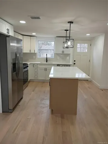 9 Cleveland Avenue Sayville NY 11782