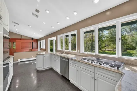 18 Millbank Road Poughkeepsie NY 12603