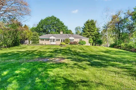 18 Millbank Road Poughkeepsie NY 12603