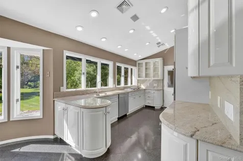 18 Millbank Road Poughkeepsie NY 12603