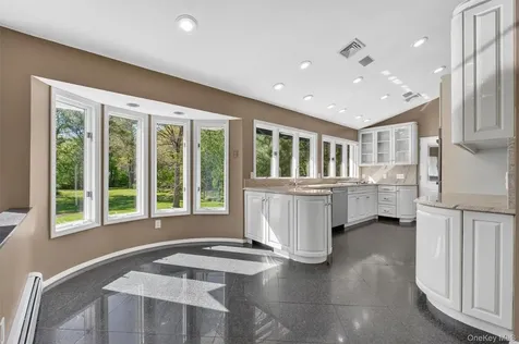 18 Millbank Road Poughkeepsie NY 12603