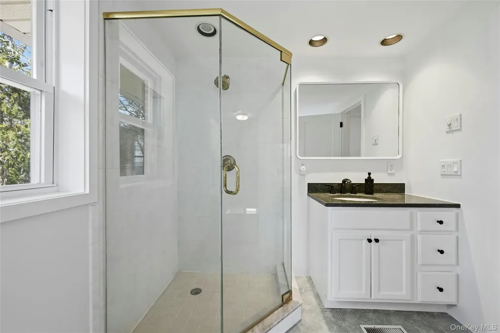 8908 Peconic Bay Boulevard Laurel NY 11948