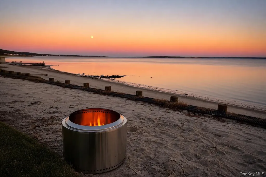 8908 Peconic Bay Boulevard Laurel NY 11948