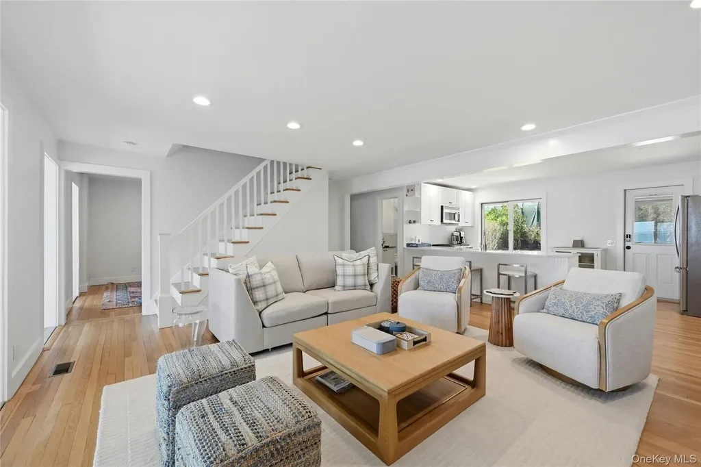 8908 Peconic Bay Boulevard Laurel NY 11948