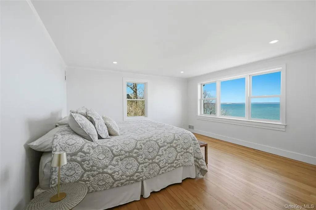 8908 Peconic Bay Boulevard Laurel NY 11948