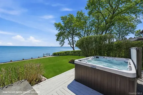 8908 Peconic Bay Boulevard Laurel NY 11948