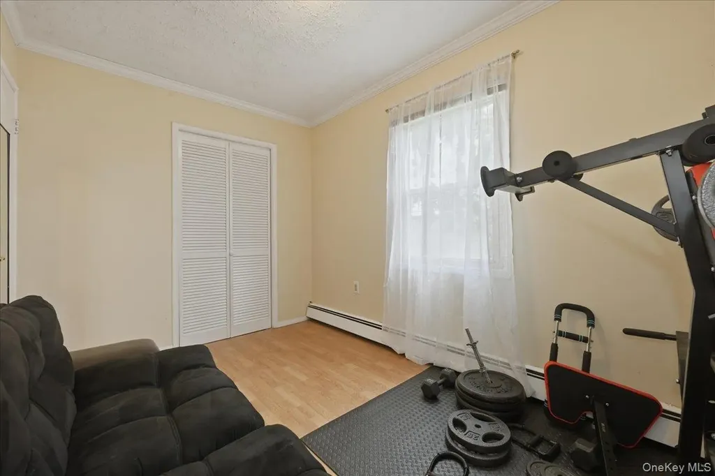 44 Cliff Lane Levittown NY 11756