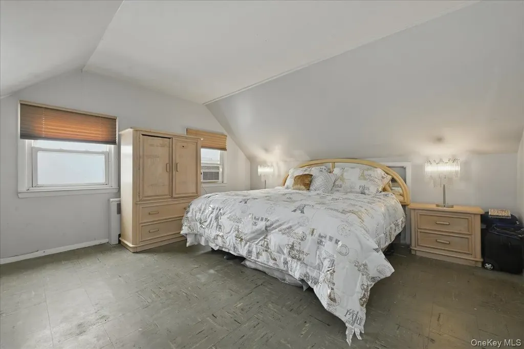 44 Cliff Lane Levittown NY 11756
