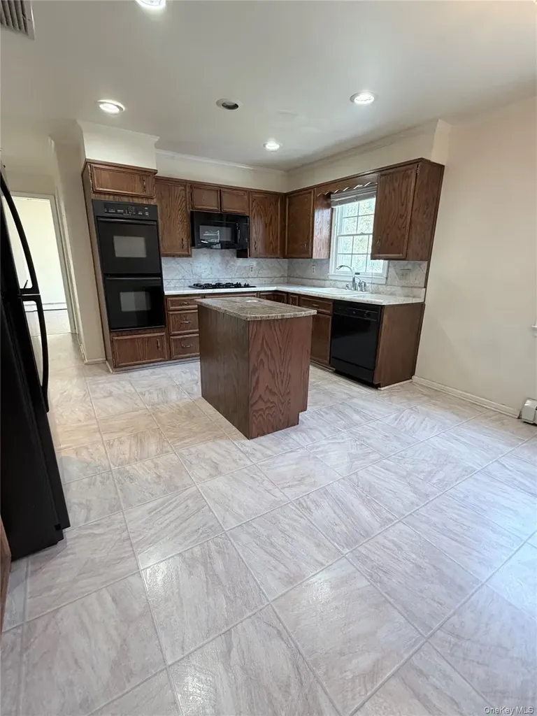 216 Maple Avenue Monroe NY 10950