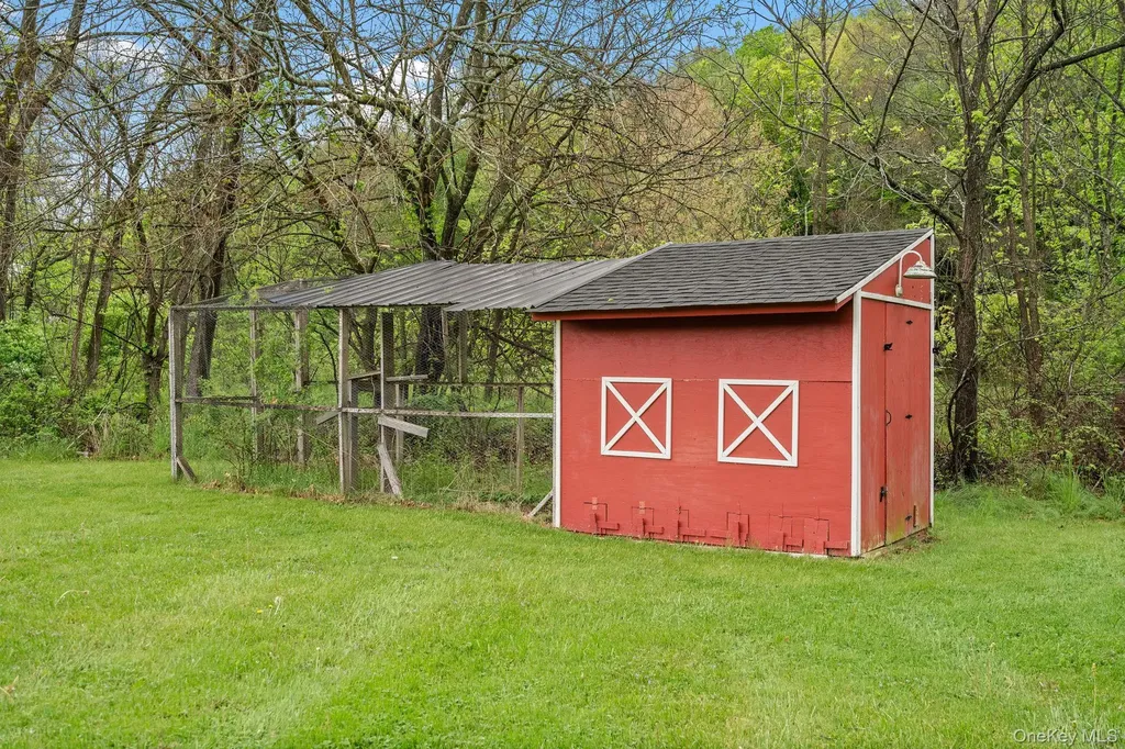 1327 County Route 17 Walden NY 12586