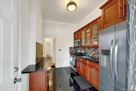 4521 Carpenter Avenue Bronx NY 10470