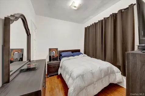 4521 Carpenter Avenue Bronx NY 10470