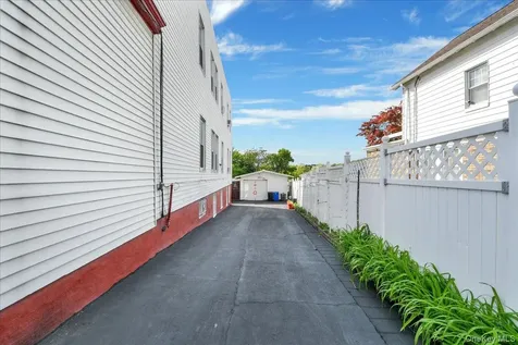 4521 Carpenter Avenue Bronx NY 10470