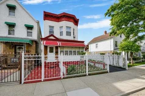 4521 Carpenter Avenue Bronx NY 10470