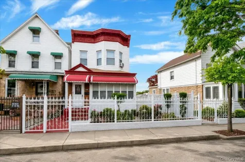 4521 Carpenter Avenue Bronx NY 10470