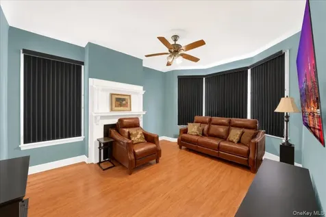 4521 Carpenter Avenue Bronx NY 10470