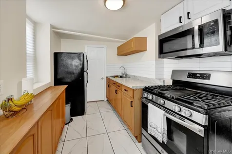 4521 Carpenter Avenue Bronx NY 10470