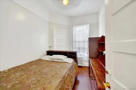 4521 Carpenter Avenue Bronx NY 10470