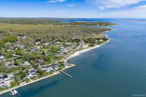 22 Laura Lee Drive Center Moriches NY 11934