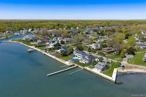 22 Laura Lee Drive Center Moriches NY 11934