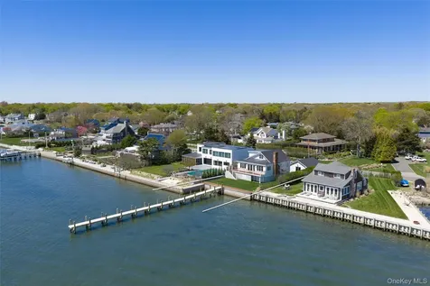 22 Laura Lee Drive Center Moriches NY 11934