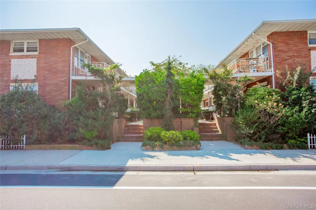 330 E Broadway Long Beach NY 11561