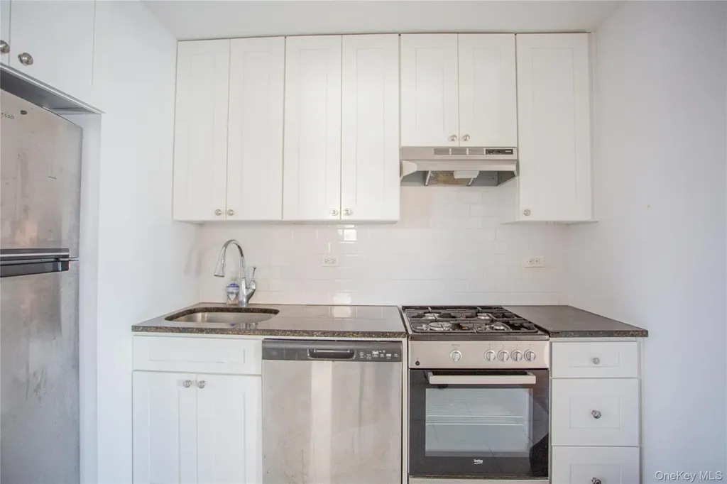 330 E Broadway Long Beach NY 11561