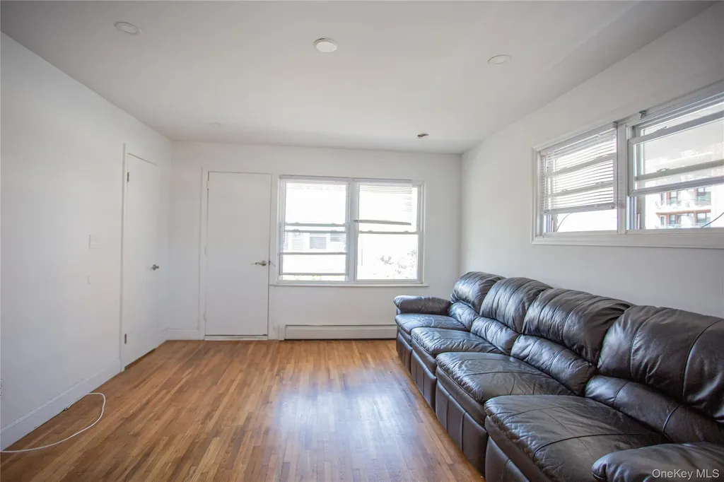 330 E Broadway Long Beach NY 11561